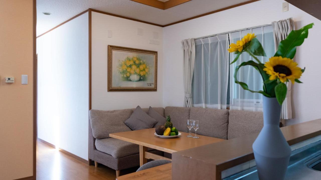 Guesthouse Akabana Miyakojima  Exteriör bild